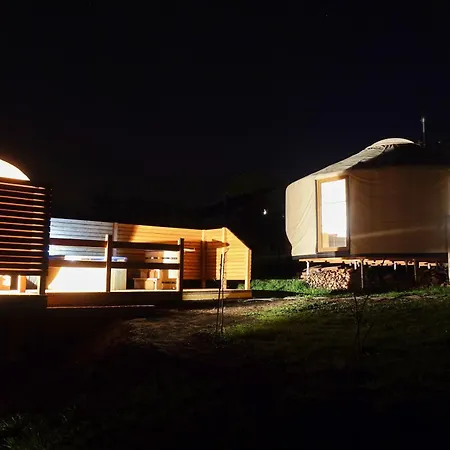 Romanticka Jurta S Wellness Pohoda Relax Mlada Boleslav Exterior photo