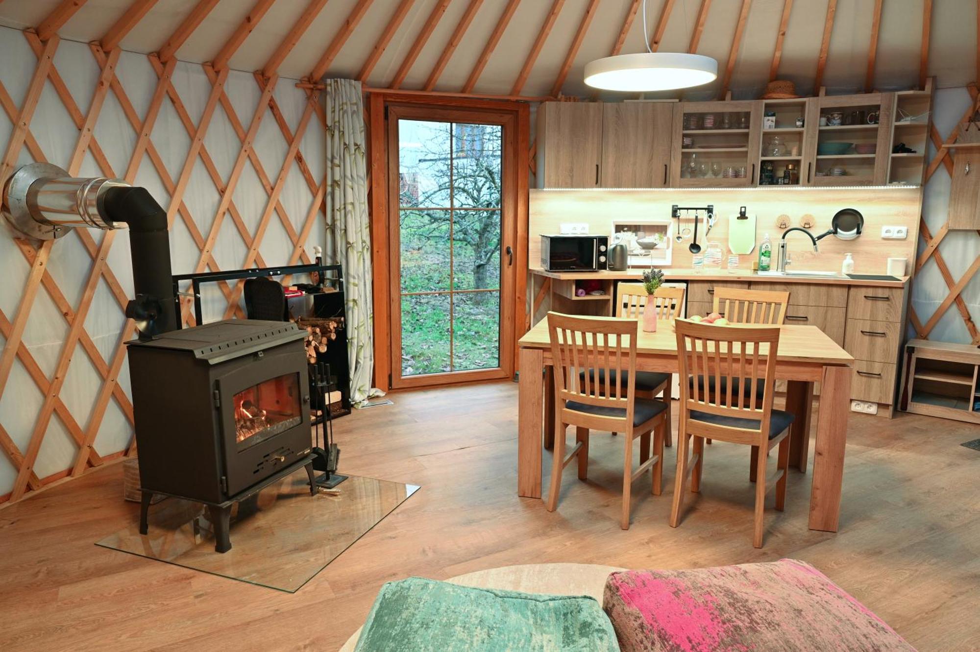 Appartement Romanticka Jurta S Wellness Pohoda Relax Mladá Boleslav